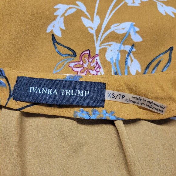Ivanka Trump Extra Small Goldenrod Floral V Neck Ruffle Short Sleeve Bouse - Picture 8 of 10